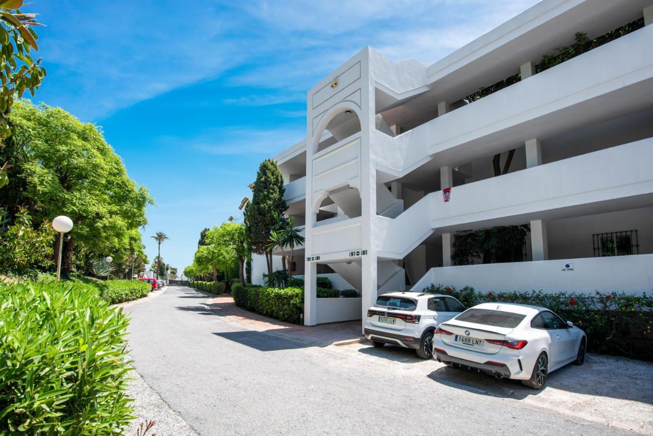 Frontline Beach Apartment Miraflores Sitio de Calahonda ภายนอก รูปภาพ